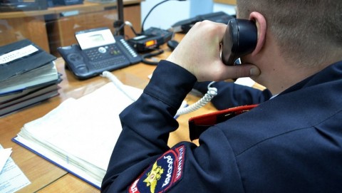 Полицейские в Ефремове устанавливают обстоятельства кражи из автомобиля